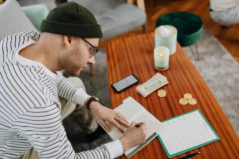 Afternoon on a Budget: The Smart Person's Guide to Spending Less and Experiencing More